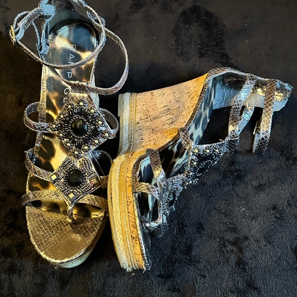 Gorgeous, metallic, gold, cork, wedge sandal - Picture 2 of 4